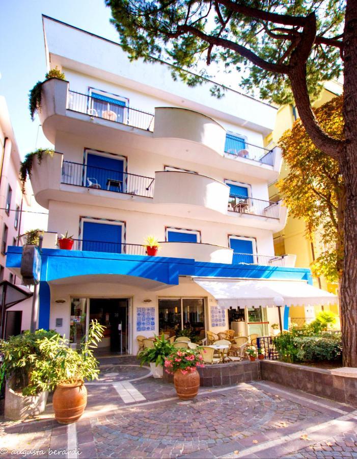 Hotel Adria B&B - Colazione Fino Alle 12 Misano Adriatico Exterior foto
