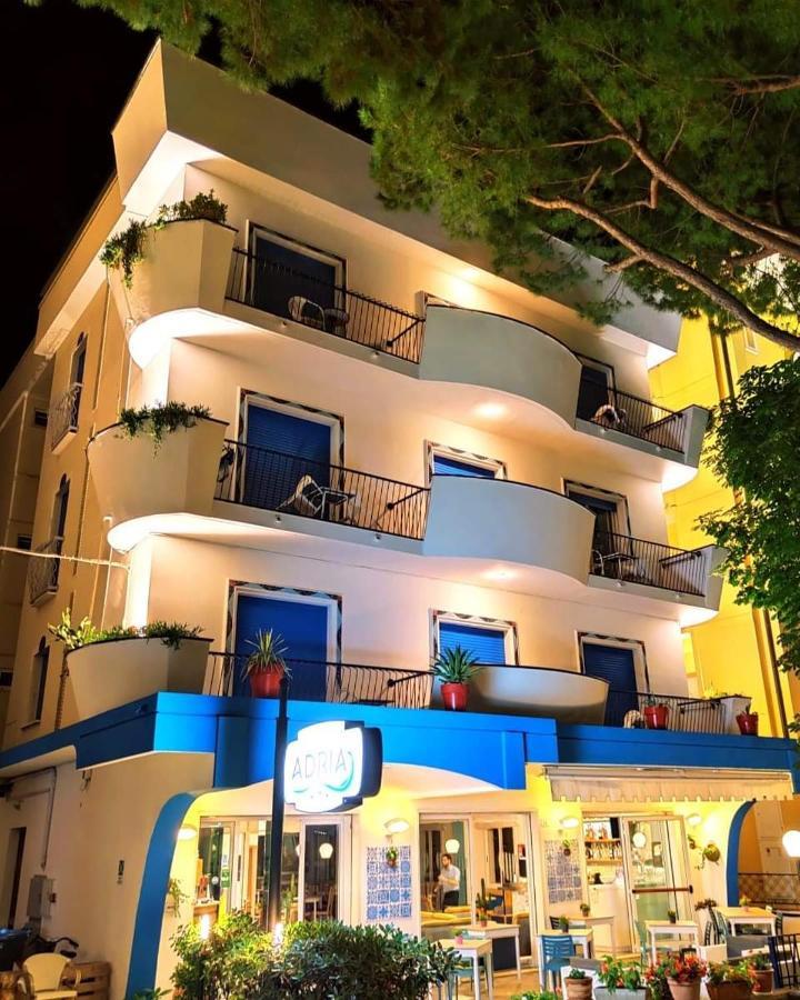 Hotel Adria B&B - Colazione Fino Alle 12 Misano Adriatico Exterior foto