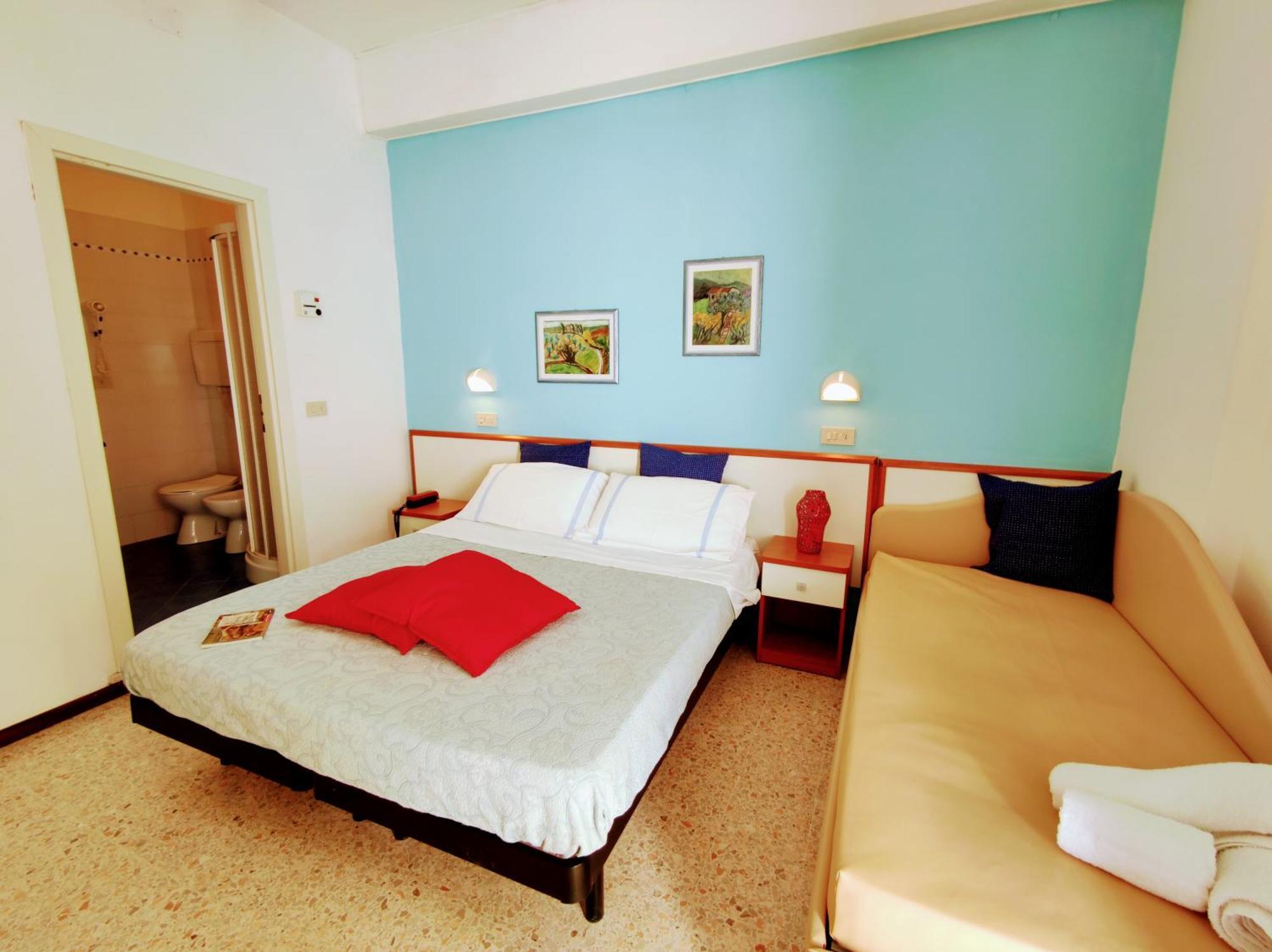 Hotel Adria B&B - Colazione Fino Alle 12 Misano Adriatico Quarto foto