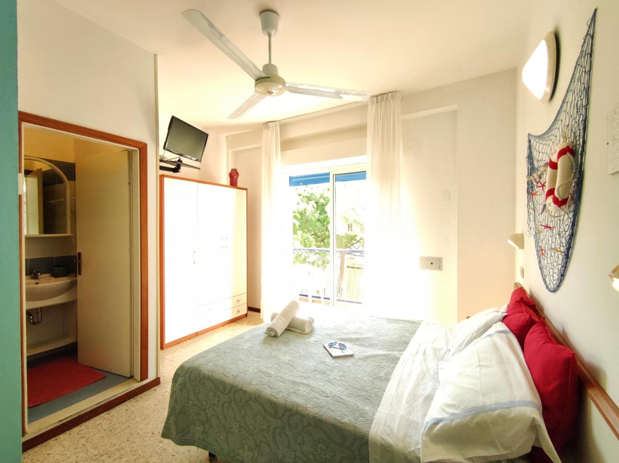 Hotel Adria B&B - Colazione Fino Alle 12 Misano Adriatico Quarto foto
